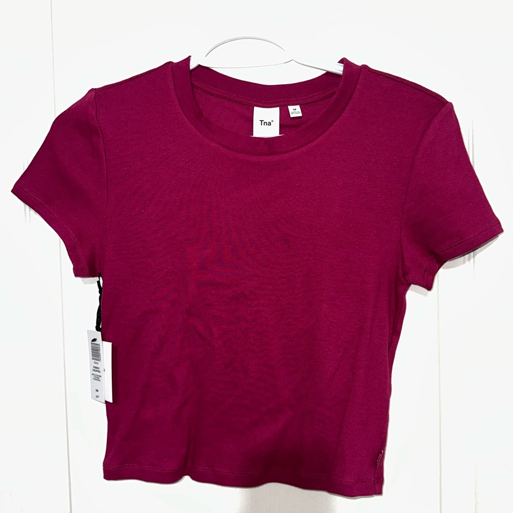 Aritzia TNA ribbed waist T shirt